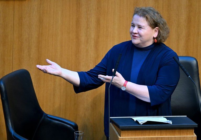 Expertin Stainer-Hämmerle analysiert die ersten 100 Tage der Minister: "Er ist bislang unauffällig"