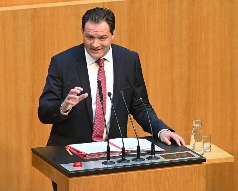 Expertin Stainer-Hämmerle analysiert die ersten 100 Tage der Minister: "Er ist bislang unauffällig"