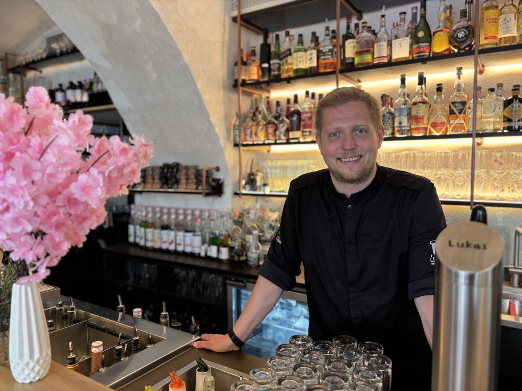 &#8220;Das Trinkgeld ist für uns ein Geschenk&#8221; – was die Abgabenpflicht für die Gastronomie bedeutet