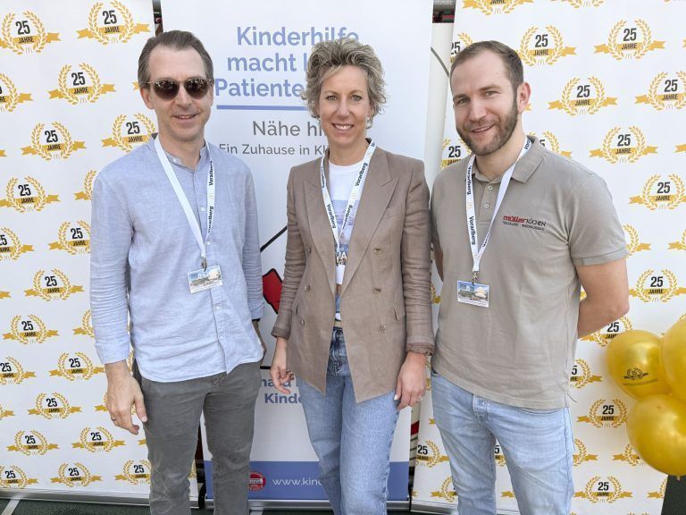 Unter den Gratulanten: Ulli Knoll, Carina Pollhammer und Daniel Versluis