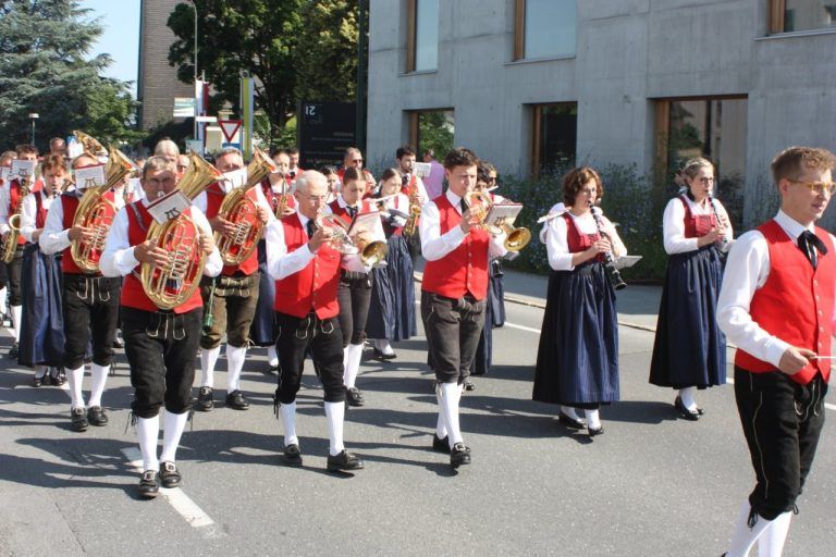Fronleichnam in Rankweil: Musik, Blütenteppiche und Prozession: Bürgermusik Rankweil sorgte für den musikalischen Klang.