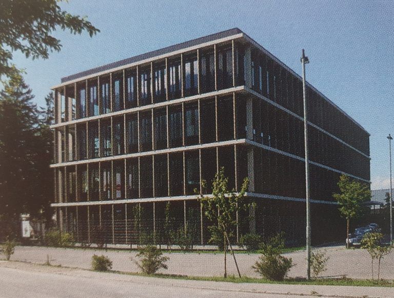 Von der Rotfarbe zur Rondo: Wie aus einer Färberei ein Papierimperium wurde: Neue Rondo Verwaltungszentrale am Rotfarbweg 2013. Foto: Böhringer