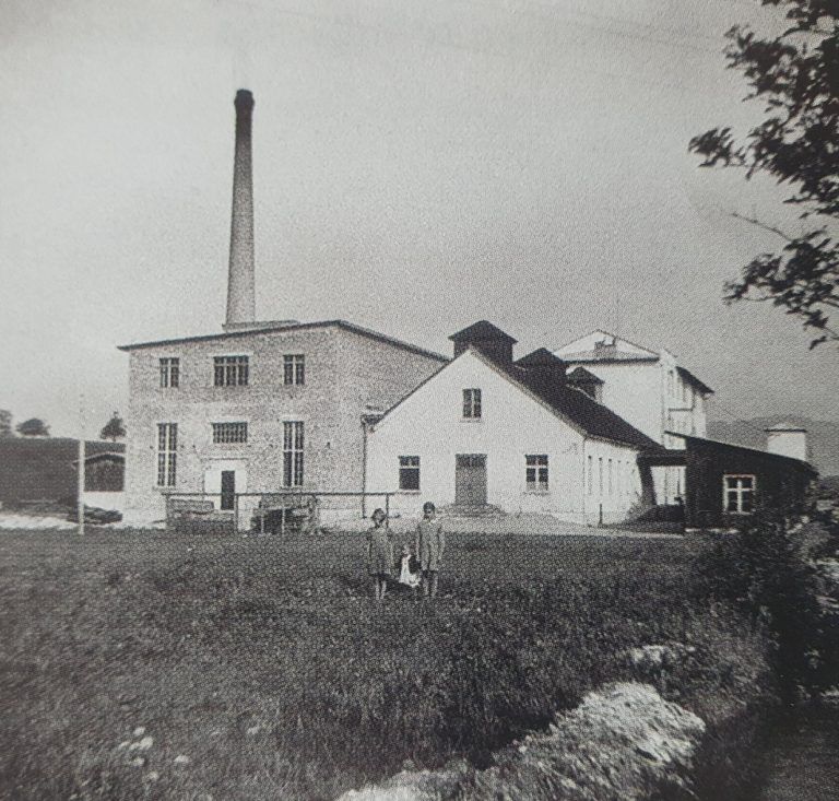 Von der Rotfarbe zur Rondo: Wie aus einer Färberei ein Papierimperium wurde: Papierfabrik um 1940. Foto: Gemeindearchiv Frastanz