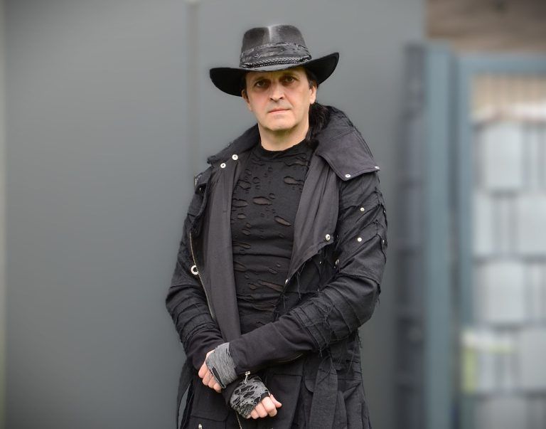 Fasziniert von der Farbe der Nacht: Christian Hofmann gehört seit seiner Jugend der Gothic-Bewegung an. HRJ