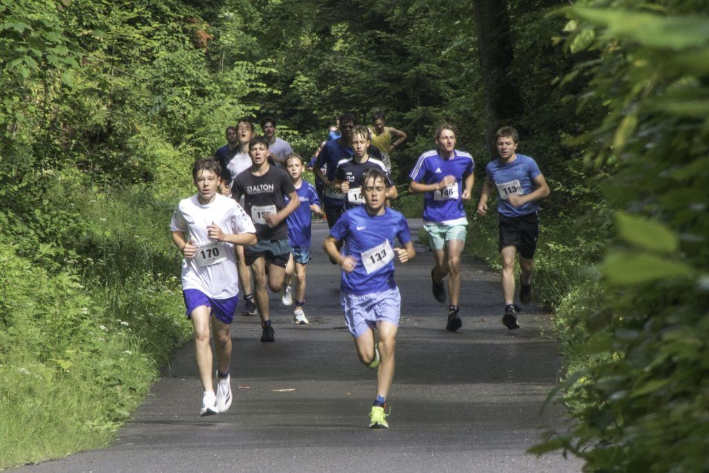 Knappe Duelle beim 22. Schulaquathlon