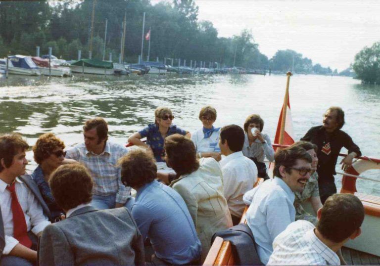 60 Jahre Matura – eine nostalgische Reise: Wer erinnert sich noch an das Bodenseeboot „Dornbirn“? Die Maturantinnen und Maturanten von 1965 können es sehr wohl, auch wenn es schon 50 Jahre her ist – zum Zehnjährigen waren sie 1975 mit der „Dornbirn“ unterwegs. 1989 wurde die „Dornbirn“ verkauft und durch die „Stadt Bregenz“ ersetzt.