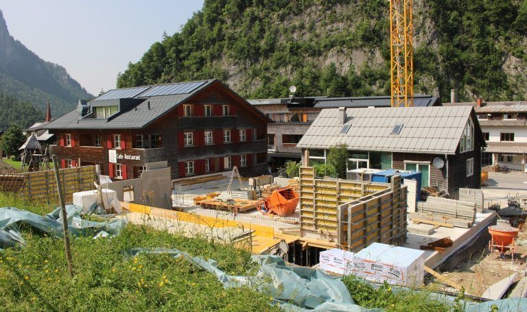 Qualitäts-Offensive im Triple-Pack: Das Hotel Post will bereits ab Mitte Juli die erste Etappe der "Wasserfestspiele" in Betrieb nehmen.