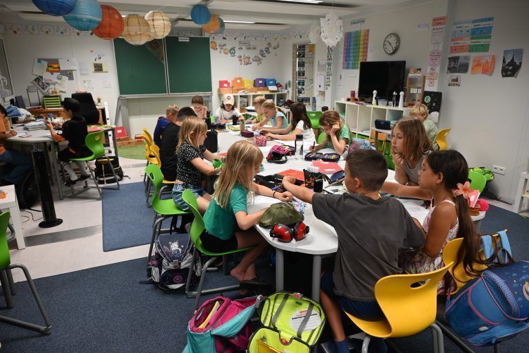 Hitzewelle belastet Ausweichschule am Schlatt: Ein geregelter Unterricht mit normalen Temperaturen war in den vergangenen Tagen nicht mehr möglich.