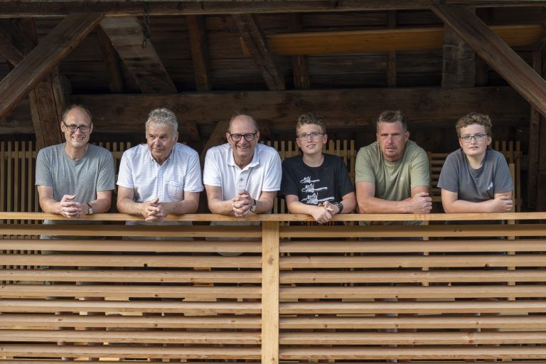 Altes Handwerk, Kunst und Kultur „am Kiachobühl“ : Das Team "Heris Säge" freut sich auf die Eröffnung