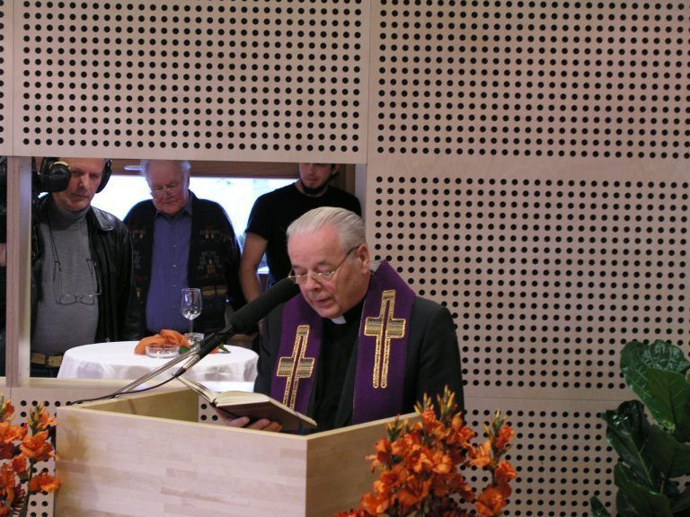 Walter Bertel: Vom Kraftfahrer zum Priester: Pfarrer Walter Bertel bei der Eröffnung des Sozialzentrums SeneCura in Hohenems. (Foto: Stadt Hohenems)