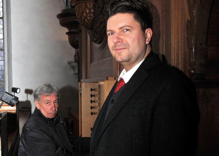 Konzert mit Orgel und Gesang in Hittisau: Prof. Bruno Oberhammer konzertiert gemeinsam Prof. Clemens Morgenthaler.