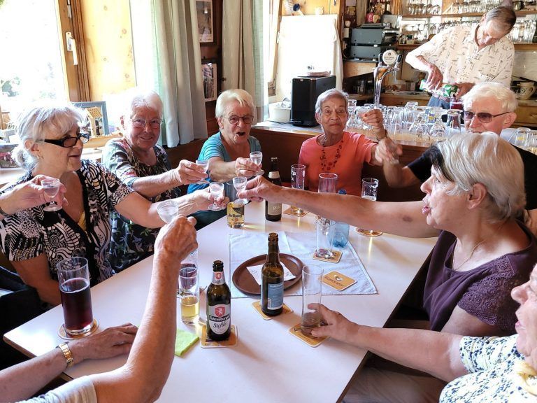 Die Ludescher Seniorensingrunde feiert ein besonderes Jubiläum: Ein Prost mit harmonischem Klange, Bild 3 Chorleiter Wilfried Müller (Bildergalerie)