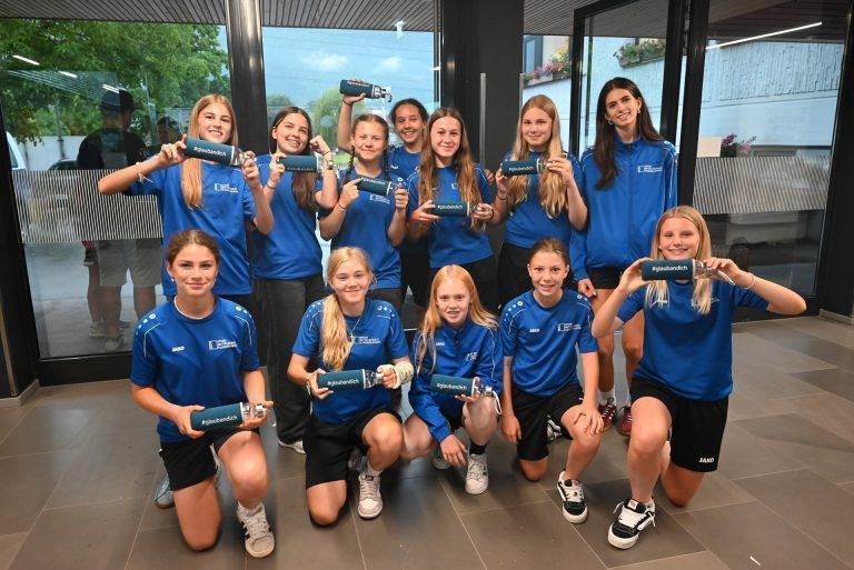Die Fußball Bundesmeisterschaft der Sparkasse Schülerinnenliga findet diese Woche in Vorarlberg statt. Das Team von Bregenz Schendlingen kämpft um den ersten Platz.