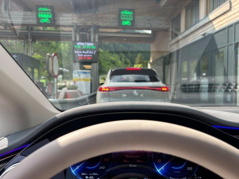 Mercedes EQS