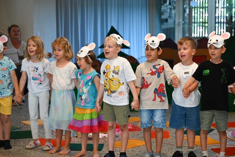 Musikalisches Familienfest im Kindi Engelbach: Die Kinder hatten großen Spaß beim Singen.