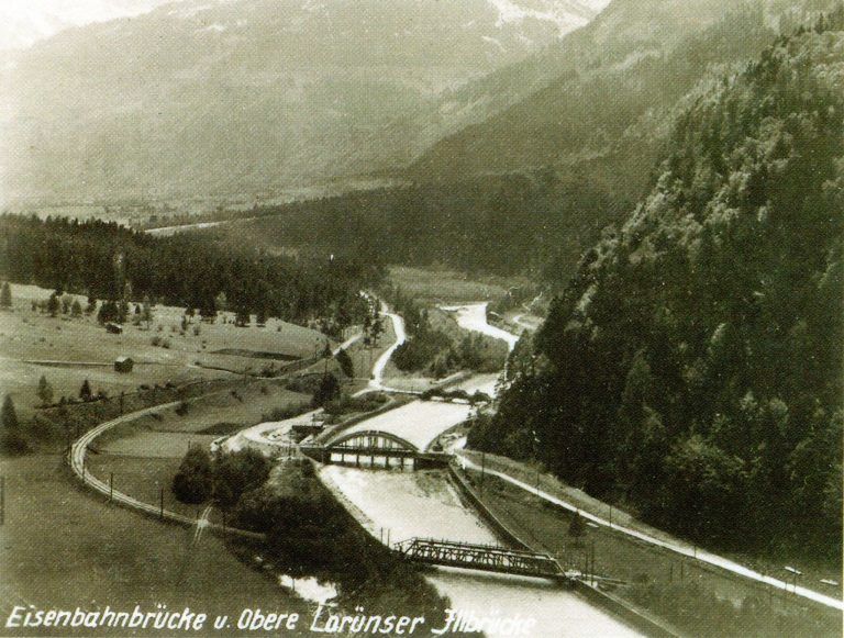 Blick auf Blick auf die drei Illbrücken in Lorüns, um 1930 (Foto: Landesstraßenbauamt)