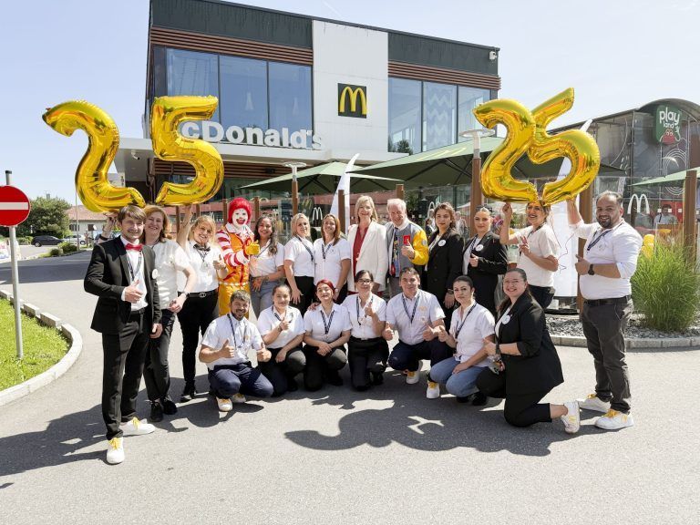 Gastgeber Annette und Loek Versluis feierten mit ihrem Team 25 Jahre McDonald´s Hohenems