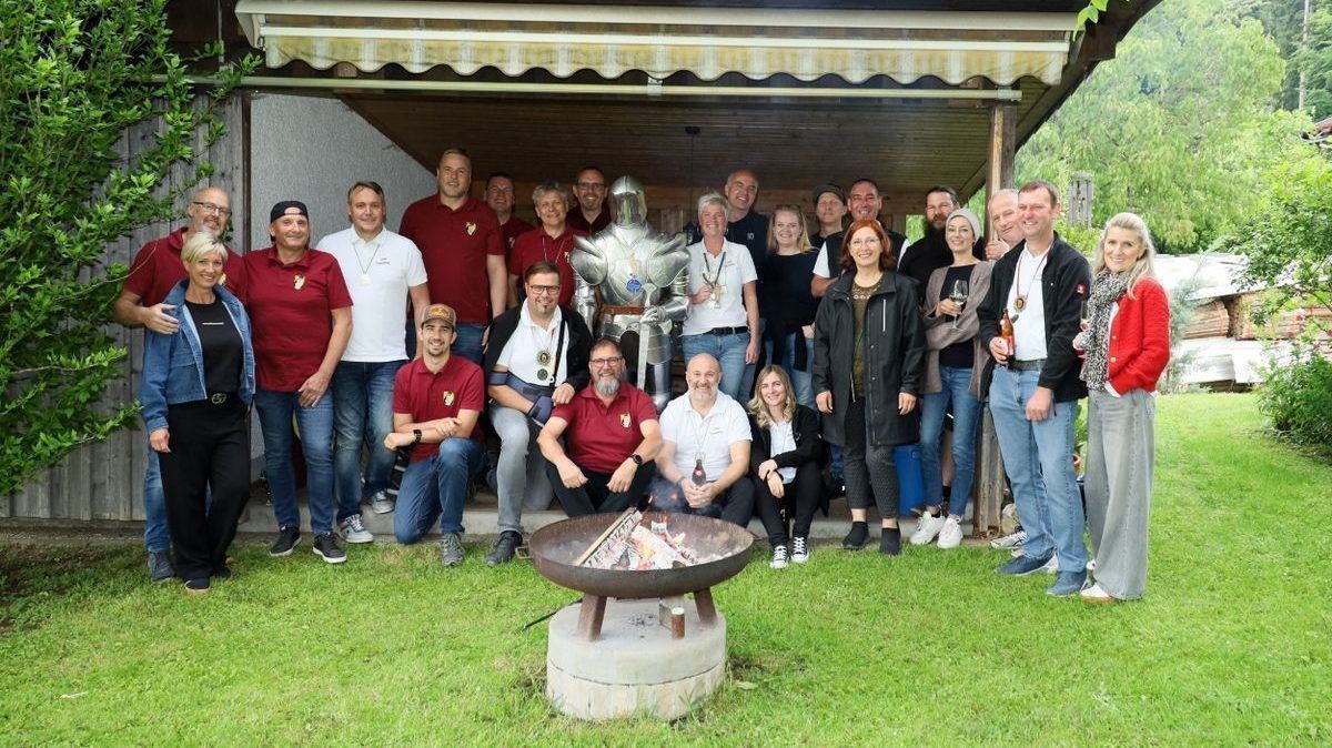 Heimkehr von Blechritter Kunibert wurde von Dorener Fasnatbüttel und Hörbranzer Raubrittern gemeinsam gefeiert