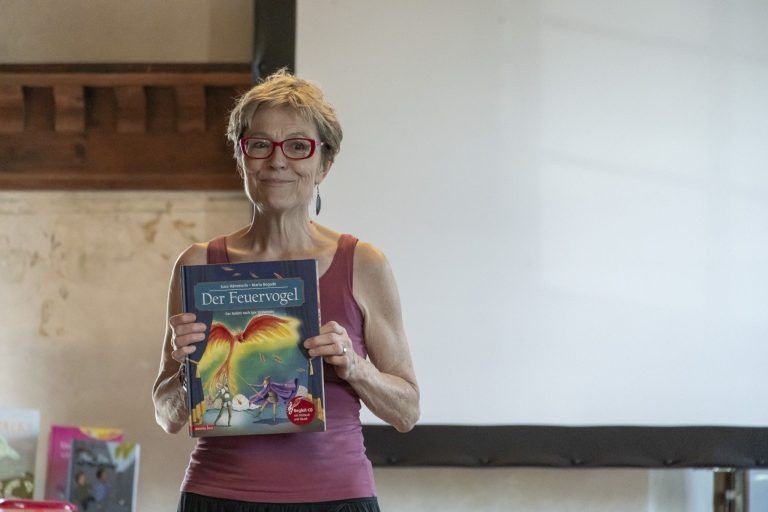 Geschichtenerfinderinnen Ländle auf, Ländle ab auf der Buch am Bach