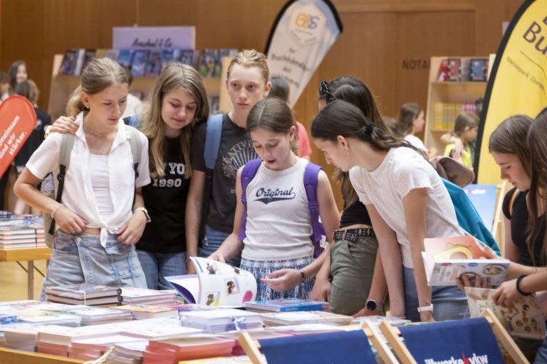 Hai und Drachen machen Sachen - auf der Buch am Bach