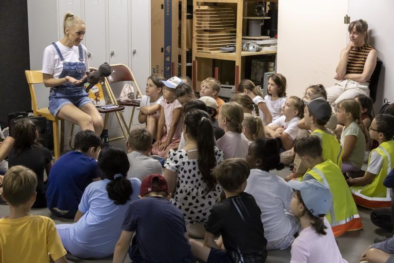 Kinder, Bücher, Emotionen – Buch am Bach begeistert Groß und Klein
