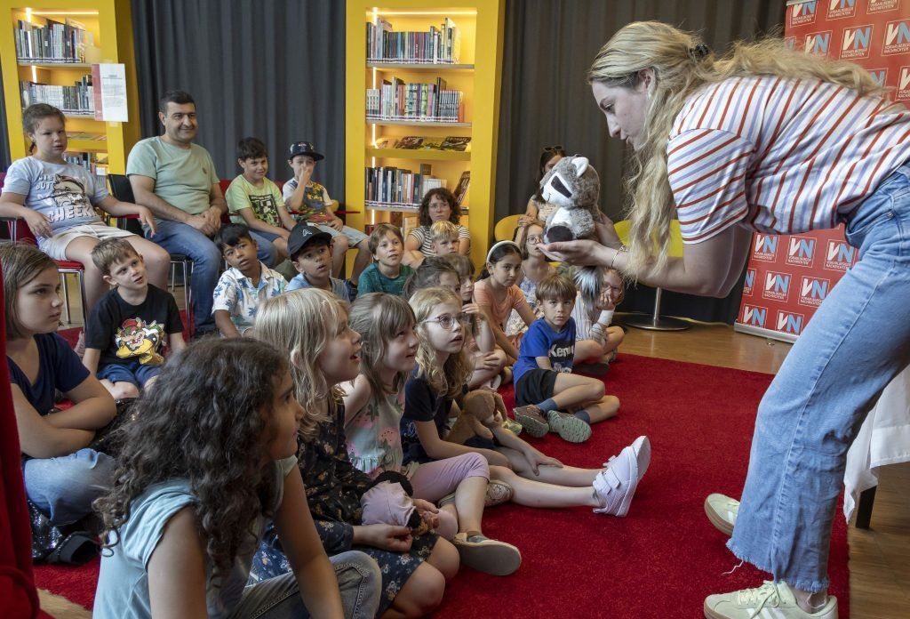 Großes Finale der Buch am Bach in der AK-Bibliothek in Feldkirch