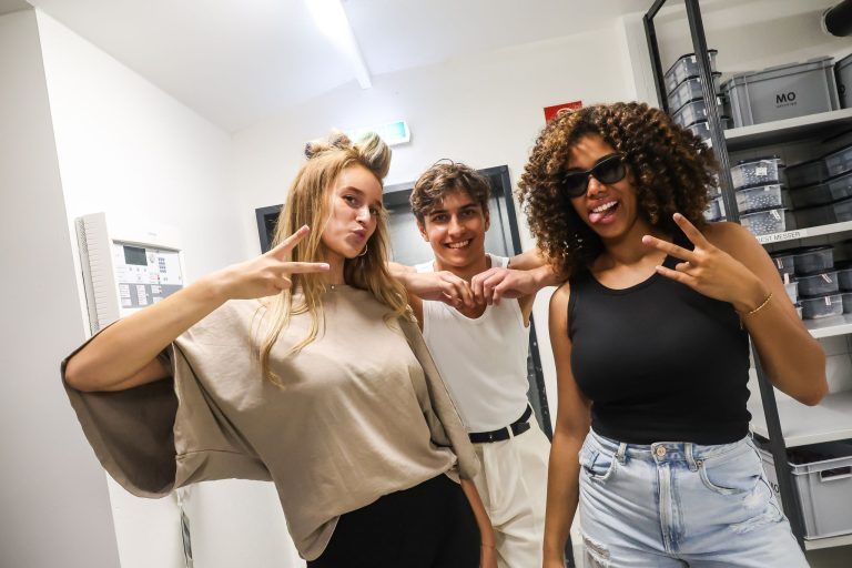 Backstage bei Model-Me: Nervenkitzel vor dem großen Auftritt