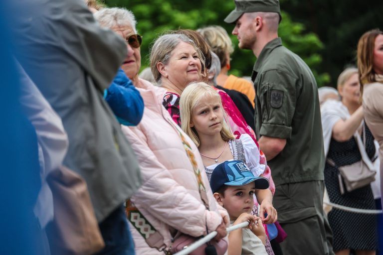 "Den Blumenstrauß habe ich von Frau Wallner bekommen"
