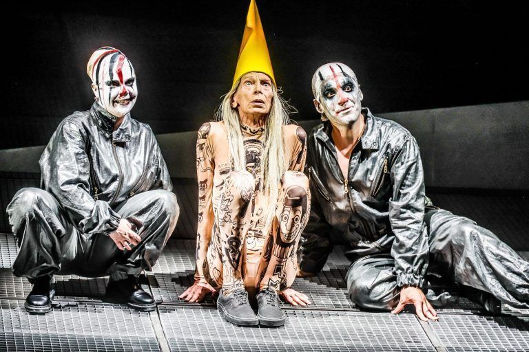 Tanz in den Abgrund oder viel Beifall fürs Fallbeil