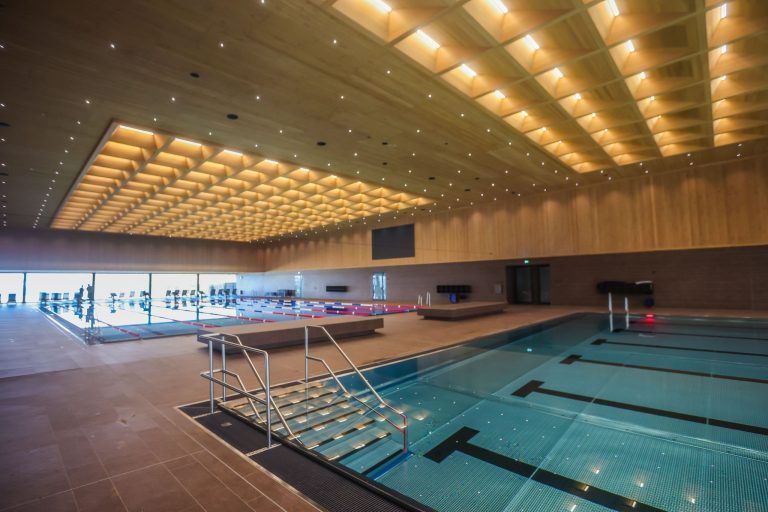 Unfreiwillige Rutschpartie im neuen Hallenbad: "Mehr kann man leider nicht machen"