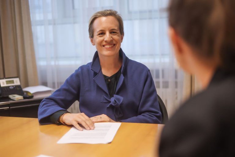 Sie ist Vorarlbergs erste Notarin: "Ich gehe jeden Tag gerne in die Kanzlei"
