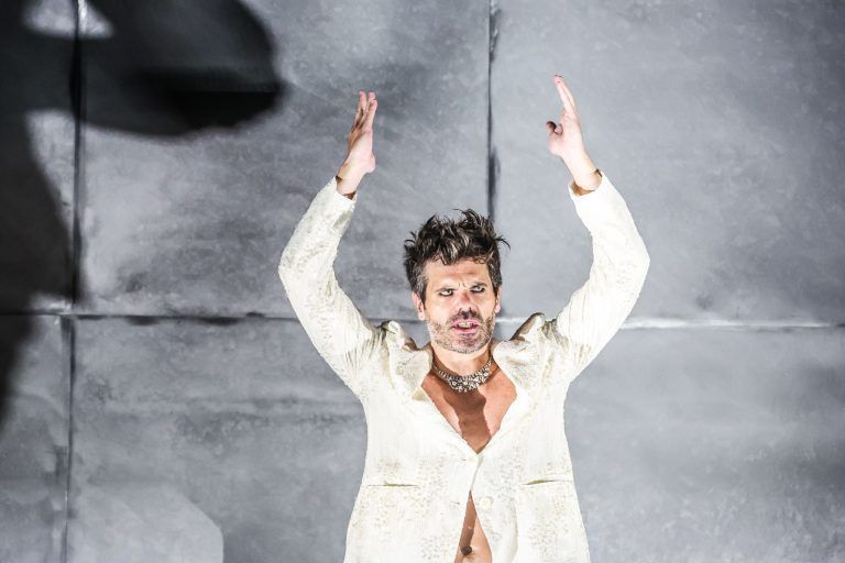 Tanz in den Abgrund oder viel Beifall fürs Fallbeil