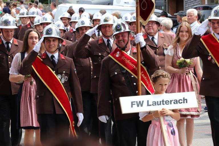Kaiserwetter beim Jubiläumsfest : Der Festumzug am Sonntagnachmittag war ein Höhepunkt des Jubiläums.
