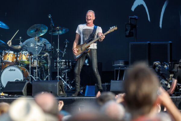 Live auf Burg Clam: &#8220;Sting 3.0&#8221; ist ziemlich viel Police 1.0