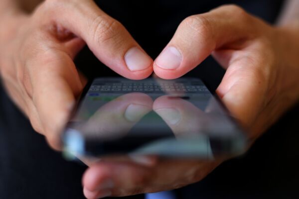 Weniger Telefonate und SMS laut Jahresbericht der RTR