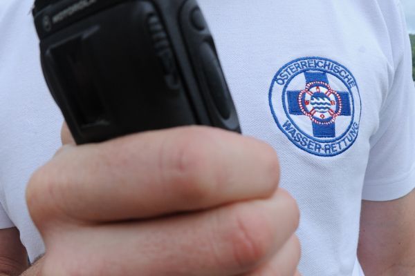Mann nach Badeunfall in Salzburg reanimiert