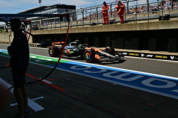 Norris mit Trainingsbestzeit in Silverstone - Ferrari stark