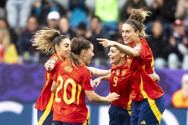 Spanien mit 3:1 gegen Italien makellos ins EM-Viertelfinale