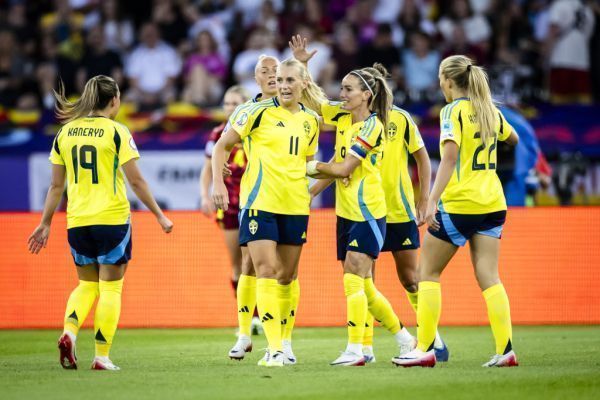 Schwedinnen als Gruppensieger im EM-Viertelfinale