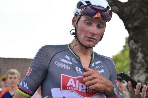 Ausreißer Van der Poel wenige Meter vor dem Ziel gestellt