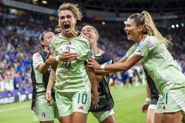 Italien nach 2:1 gegen Norwegen erstes Team im EM-Halbfinale