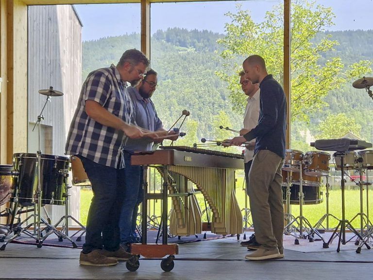 Schlagwerk im neuen Gewand: Klaus Greiderer, Arwed Kern, Bertram Brugger und Philipp Roman präsentierten das Schlagwerk auf besondere Art