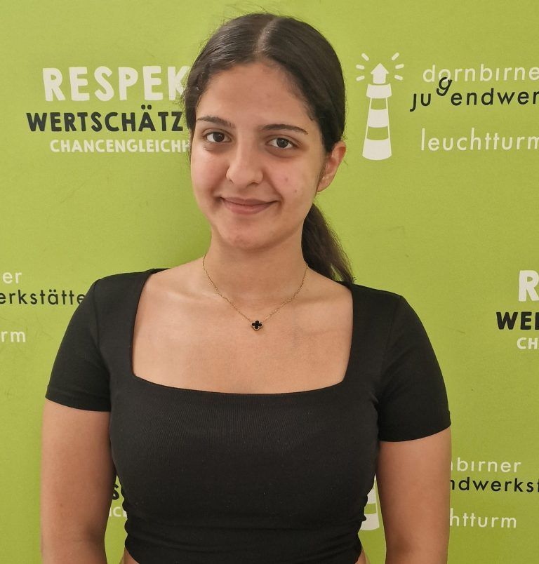 Lernen lohnt sich: Die 17-Jährige Rosha freute sich im Kurs nicht nur viel gelernt, sondern auch tolle Menschen kennengelernt zu haben.