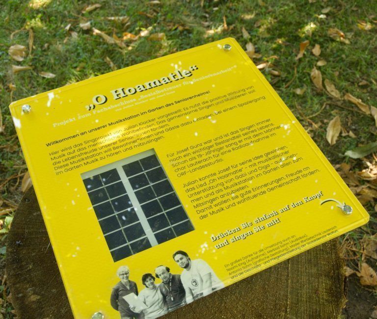 Finanzierung für ausgezeichnetes Projekt gesichert: Informationen auf der "Mitsing-Station" mit Solarbetrieb