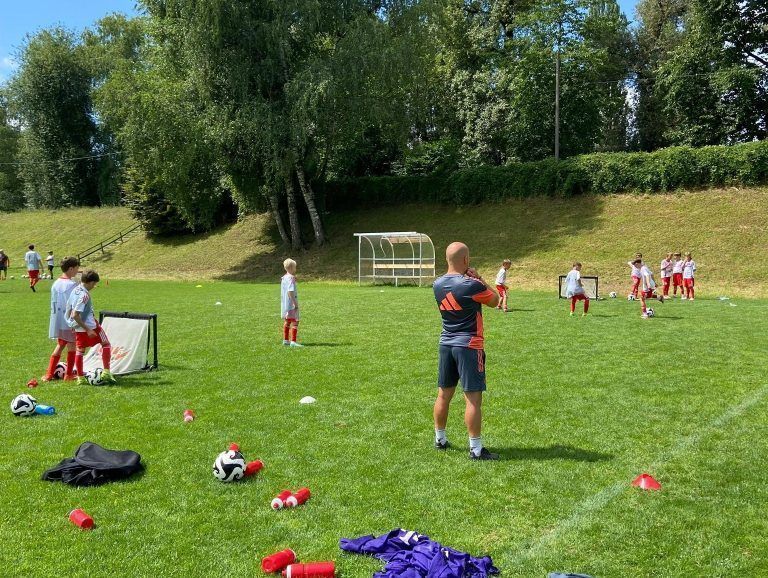 Kicken wie die Bayern: Fünf Tage lang herrschte im Wiesenrain das Fußballfieber.