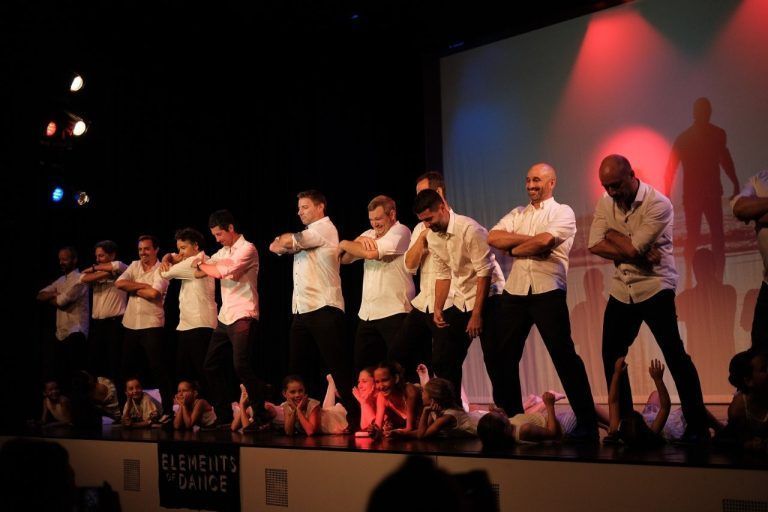 „We Dance“ – Die Castingshow von Elements of Dance begeistert: Großartige Leistungen auf der Bühne von Alt und Jung.