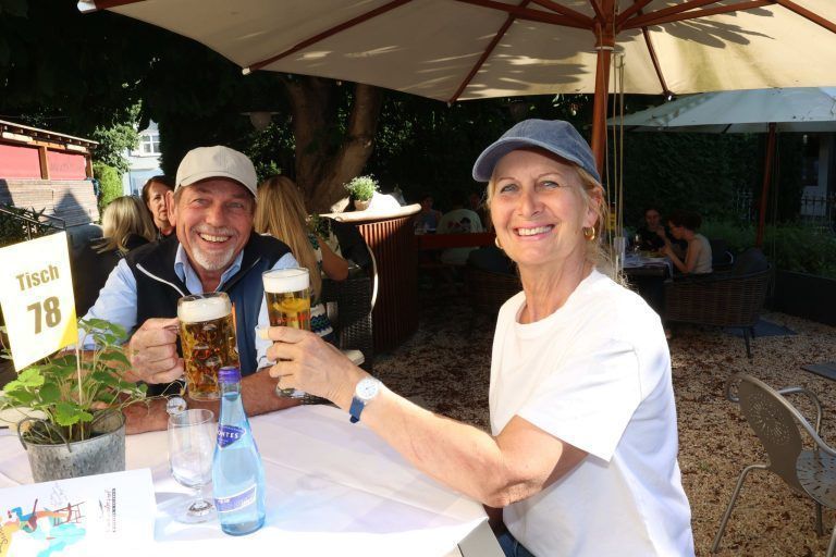 Musikerlebnisse in Rankler Gastgärten: Ein gut gelauntes Duo.