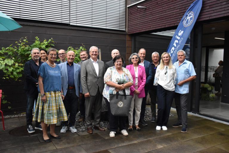 Zwei Wochen Hoffnung: Präsidenten Kiwanis Club Vorarlberg mit Botschafter Khymynets, Walter Schmolly, Bgm. Dieter Egger, Landtagspräsident Harald Sonderegger
