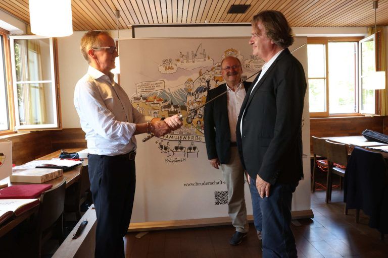 Alte Spendeninitiative für Zukunft gerüstet: Ritterschlag für Immobilienentwickler Peter Haller.