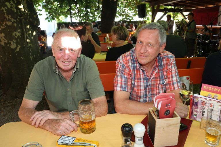 Musikerlebnisse in Rankler Gastgärten: Hans Nickel und sein Bakannte Günter.